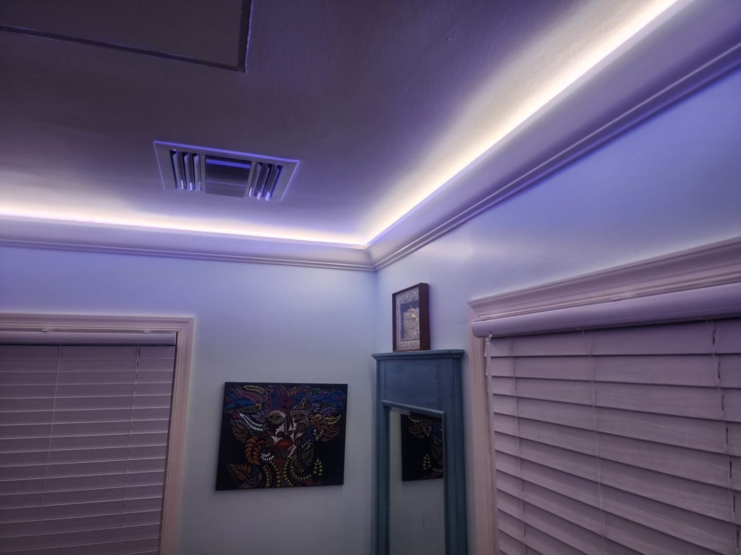 6 1/4" Twin Cove Crown Molding with White and Color Changing Lights